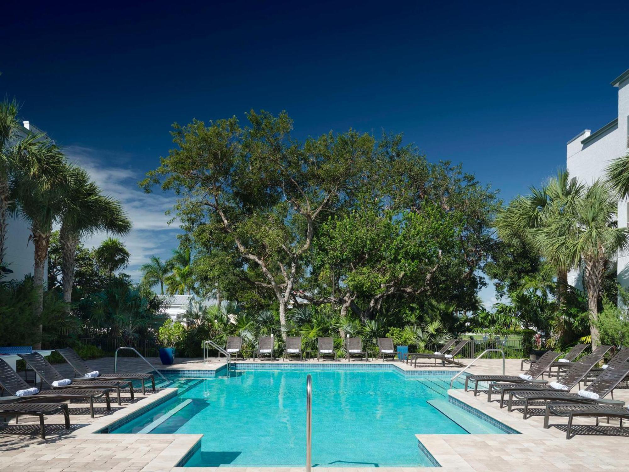 Faro Blanco Resort & Yacht Club Marathon, Curio By Hilton Exterior photo